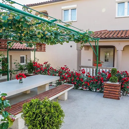 Apartment Suncica *