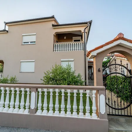 아파트 Suncica 풀라