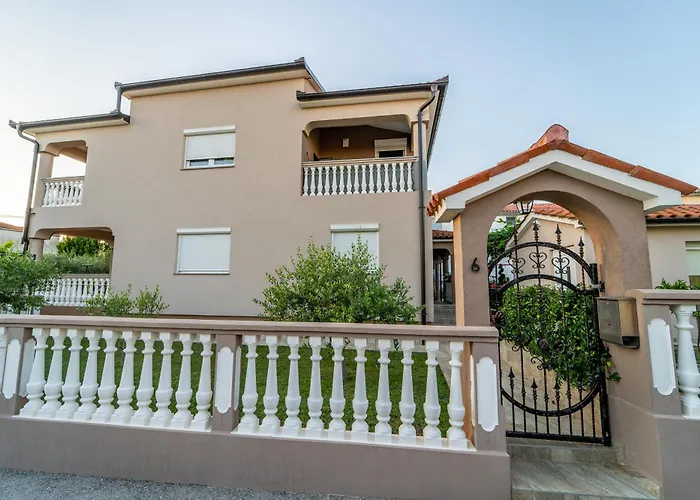 아파트 Suncica 풀라